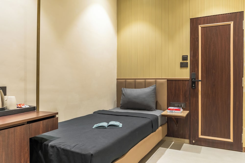 The Hosteller Mumbai, International Airport