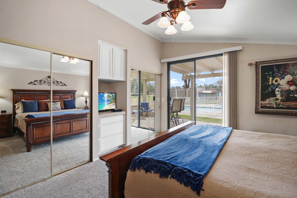 2BR 2BA Charming Cathedral City Condo With Territorial Views