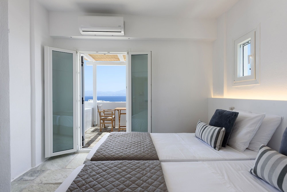 Phaedrus Living Paros Residences 10