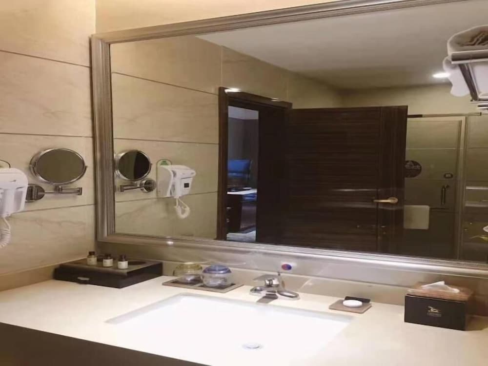 GreenTree Huainan Tianjiaan Square Guangchang road Hotel