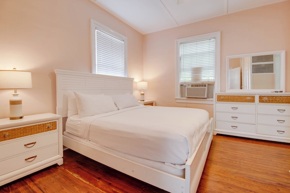 Banana's Foster Guesthouse