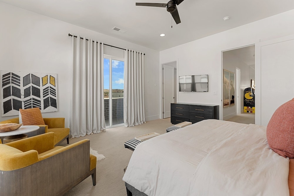 Villa #26 At Bloomington Country Club - Sunset Retreat 4 Bedroom Townhouse