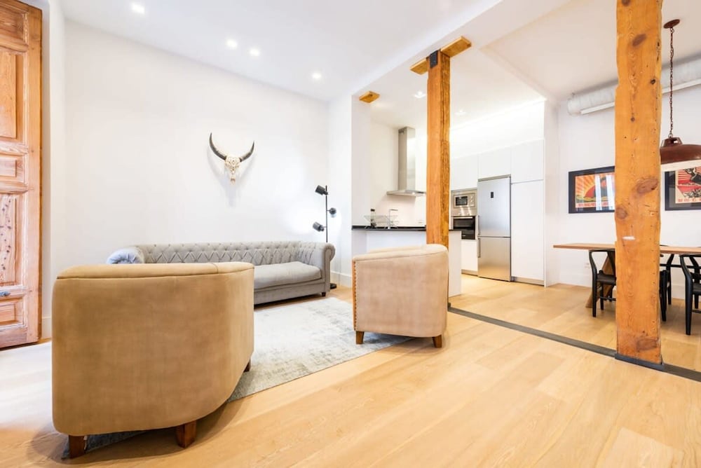 Barco Design 1-bedroom apt in Malasa a