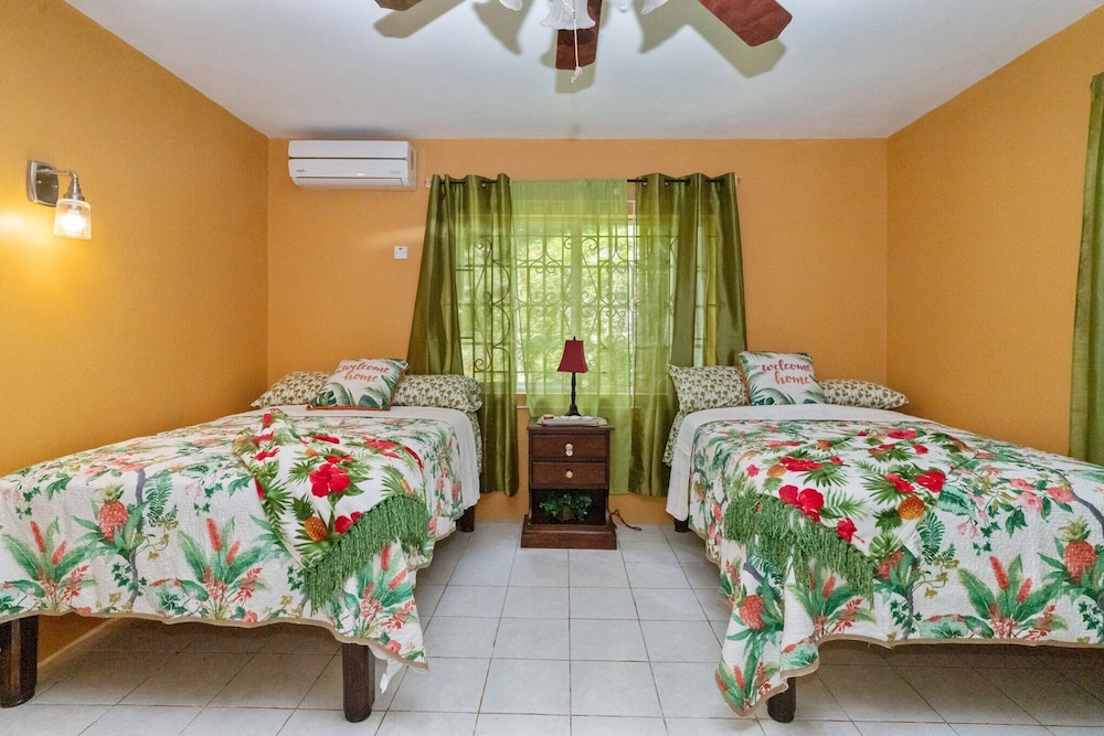 YanceyLargo-6BR Two-Story Estate w/Mountain Views by RedAwning view 5