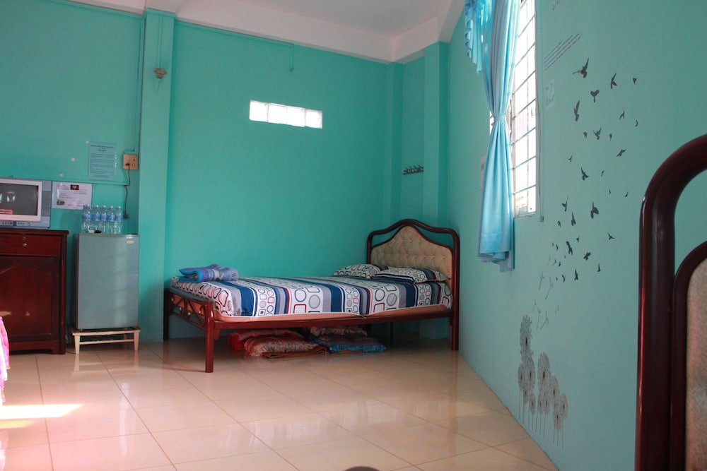 Huynh Huong Guesthouse