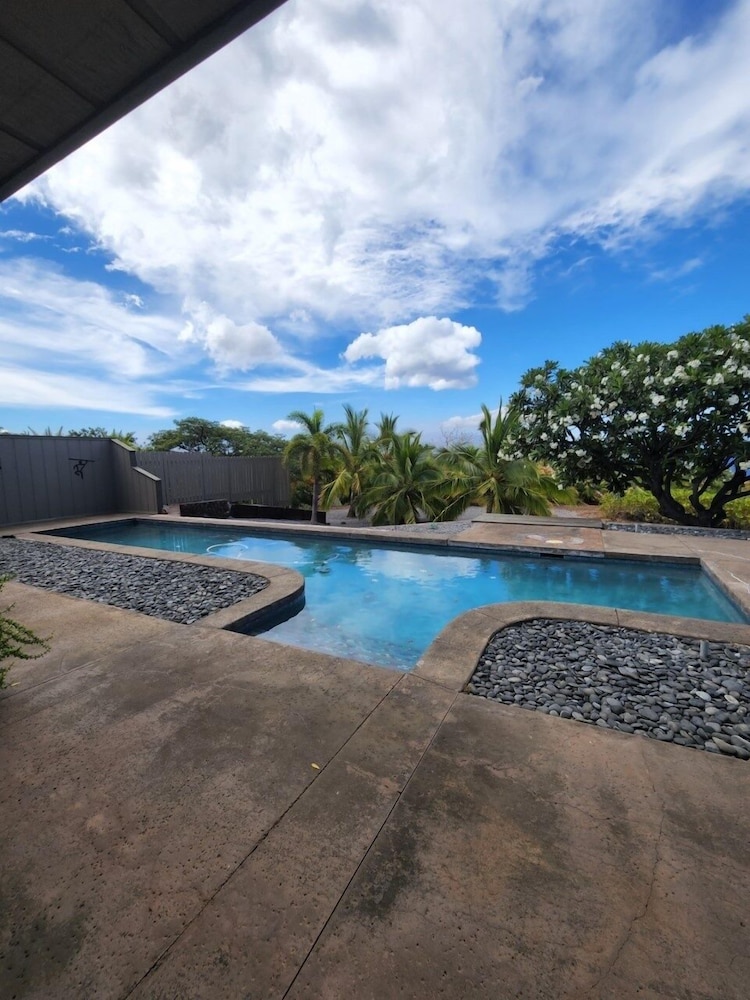 Kohala Estate Home 3 Bedroom Estate by RedAwning
