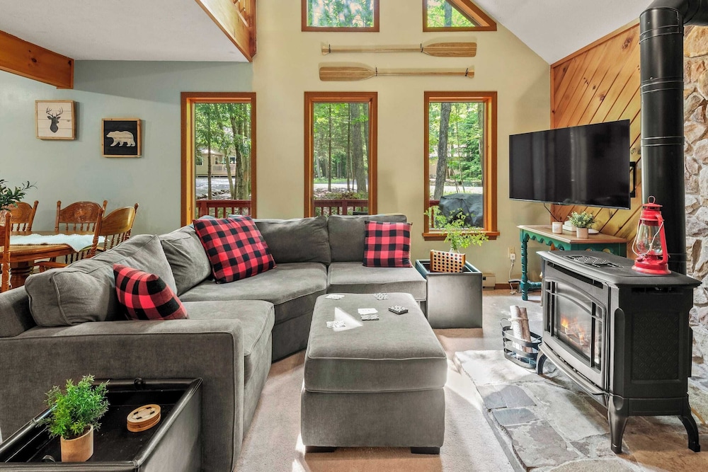 Deer Hollow by Avantstay Big Yard + Lake Access