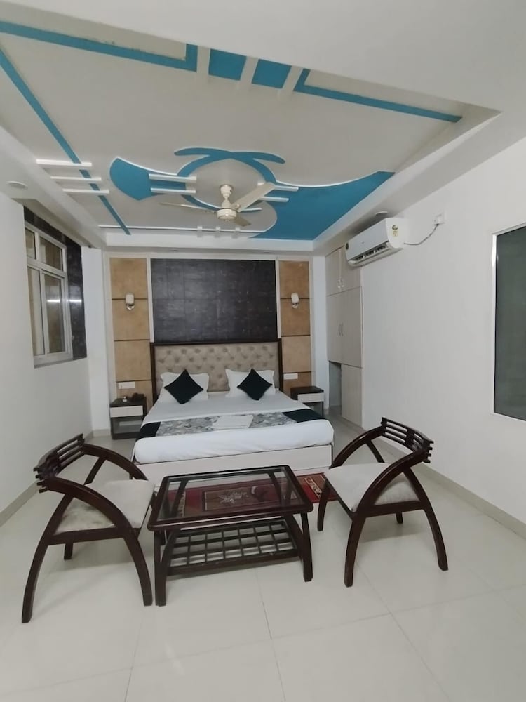 HOTEL AERO HOMESTAY