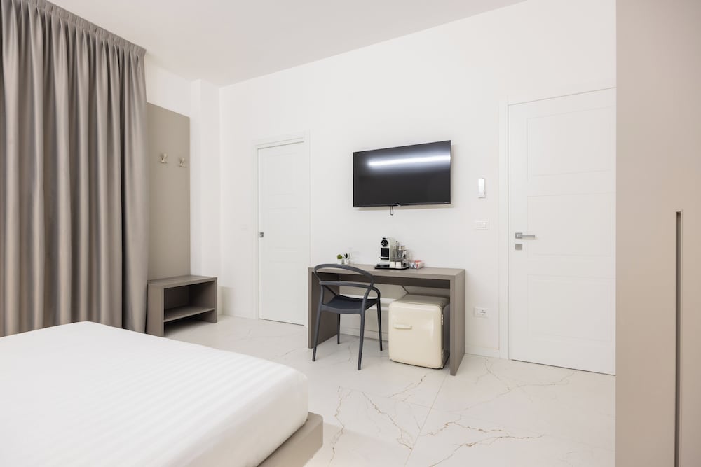 Excelsior Station Suite