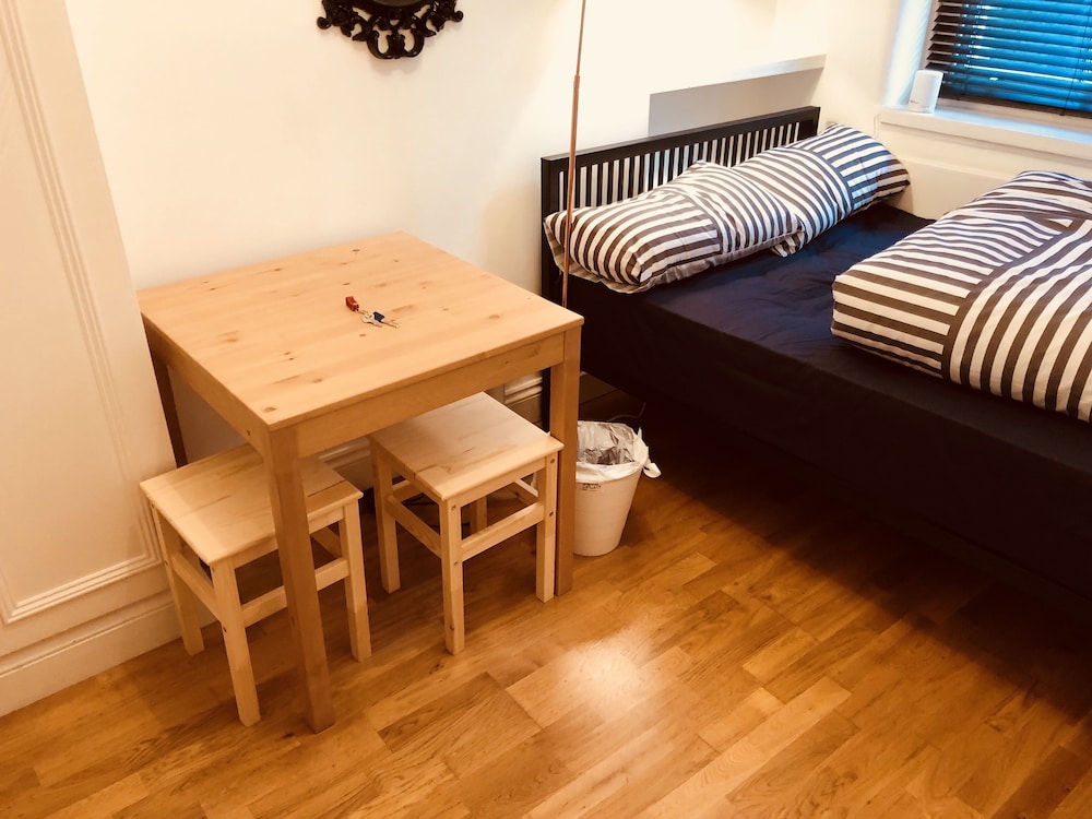 3 Bedroom Apartments Wells Street
