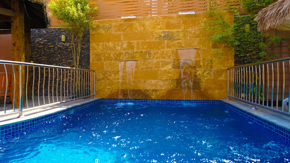 The Land Villas Ammaria