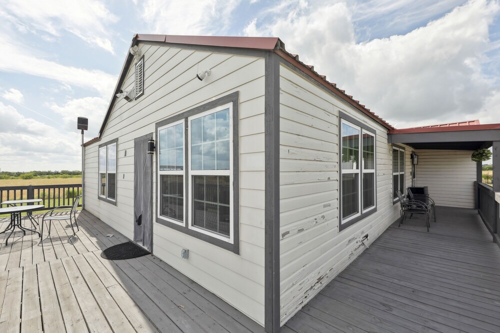 Modern Del Valle Vacation Rental w/ Deck & Views! - Image 1