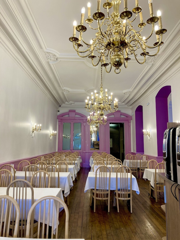 Lourdes Vacations - Grand Hotel de la Basilique - Property Image 2