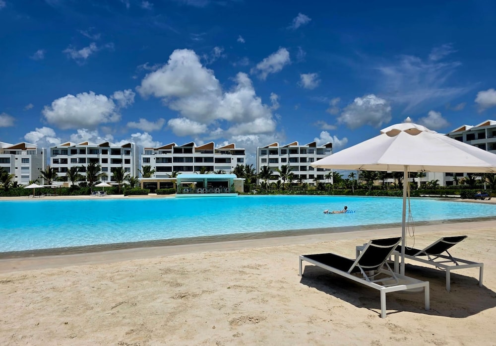Oasis Turquesa Punta Cana Crystal Lagoon