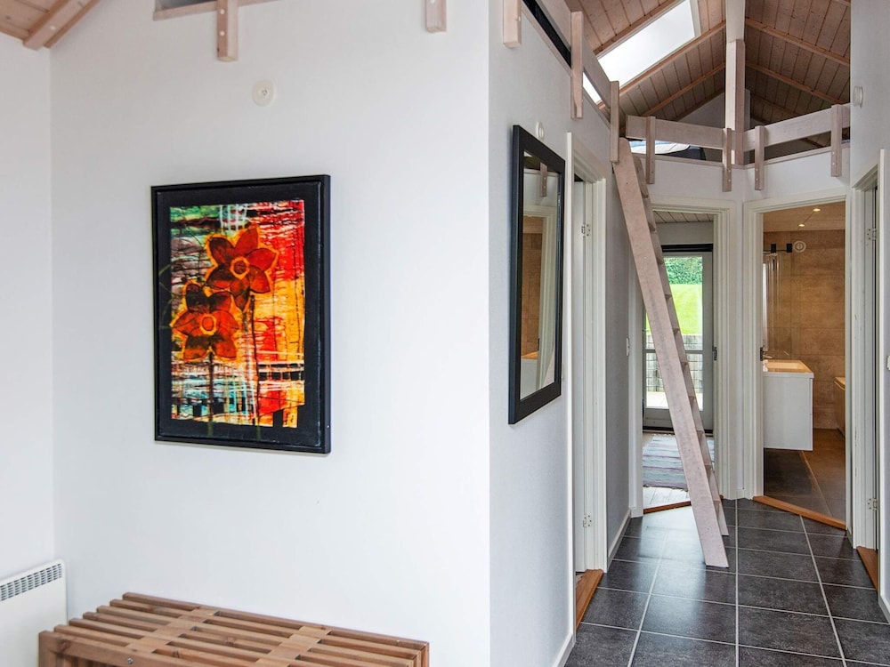 Bright Family Cottage by Kelstrup Beach view 5