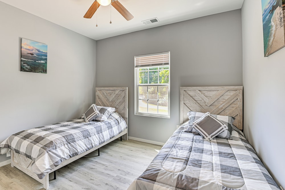 2 Mi to Marina & Lake Cumberland! Newly Built Home