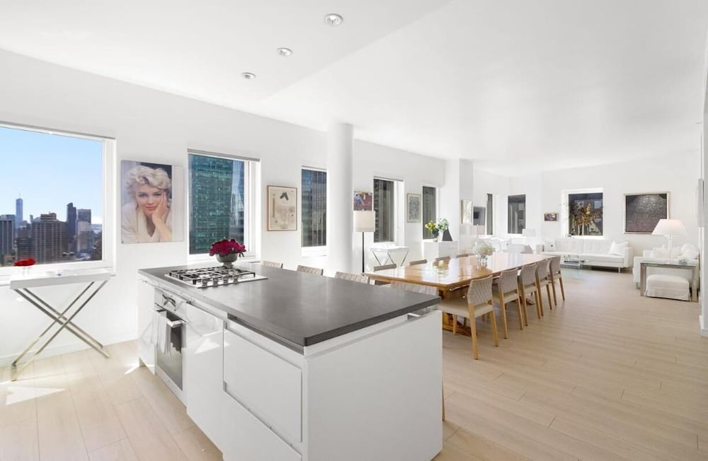 4 Bedroom Luxury Apartment - Grand Opening Promotion - 2