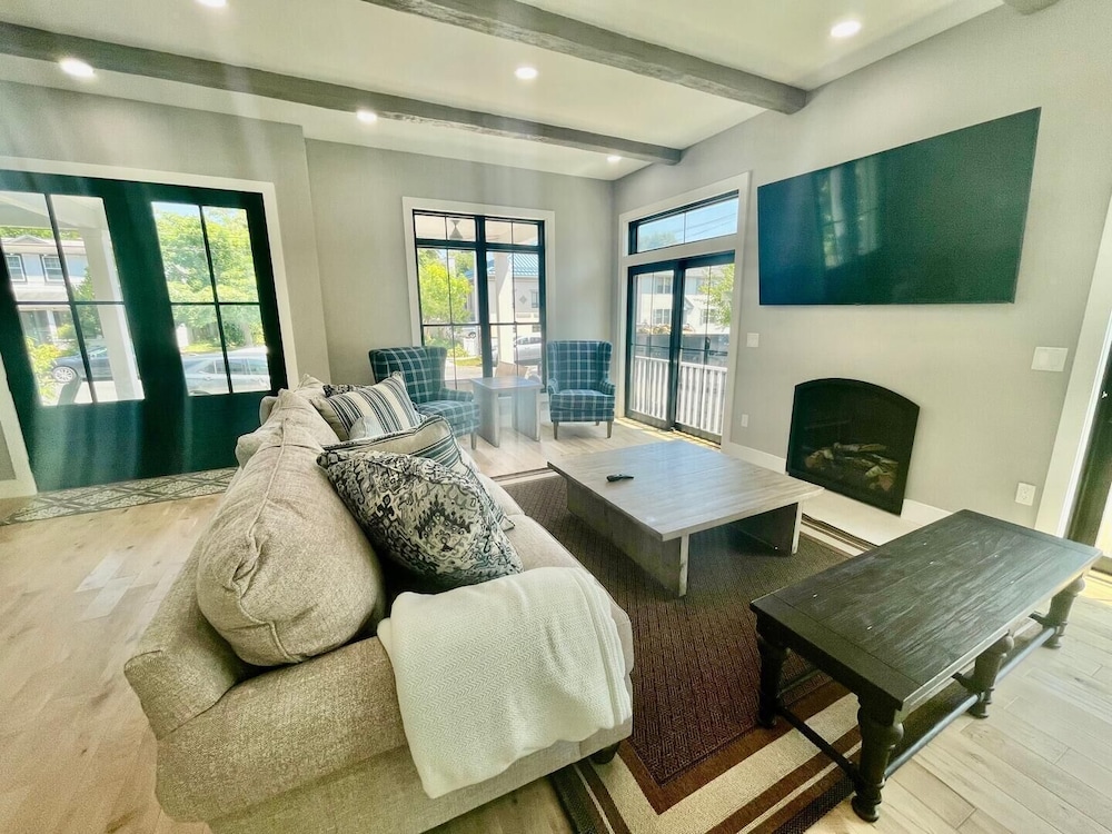 Hickman Street 102