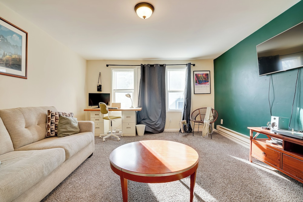 2 Mi to Downtown Minneapolis: Apt w/ Shared Yard