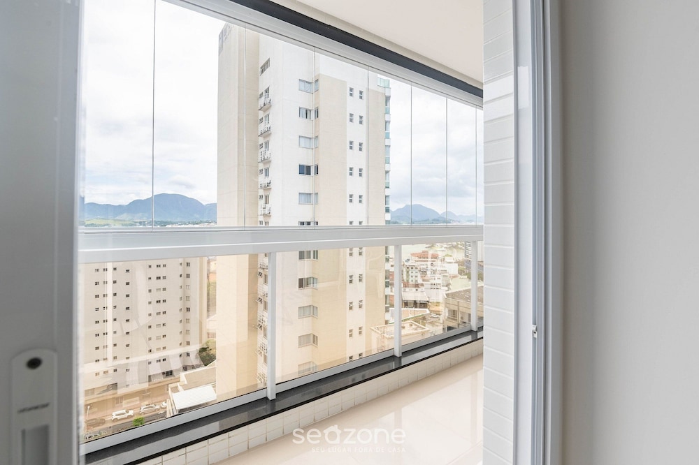 Apart With 2 Bedrooms 400 m From the Beach Ina1306