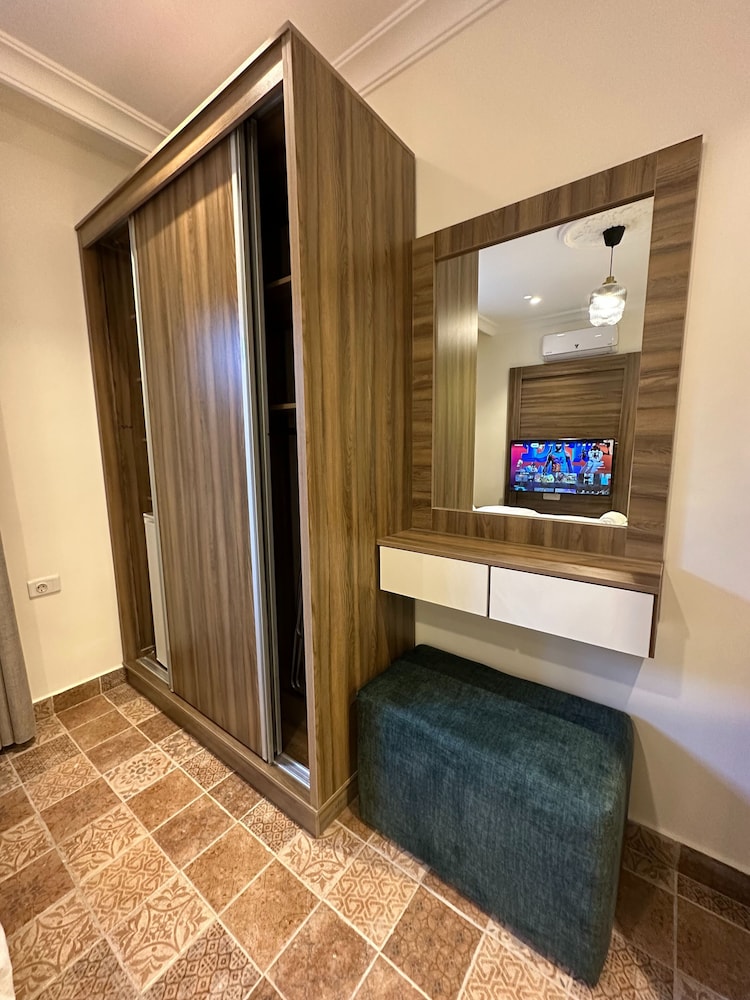 10 Antica Jabal Al Lweibdeh