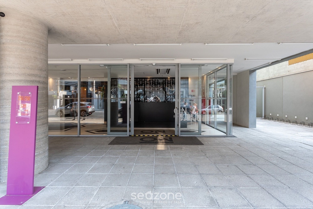 Studio 300m From the Indianopolis Metro Ois1003