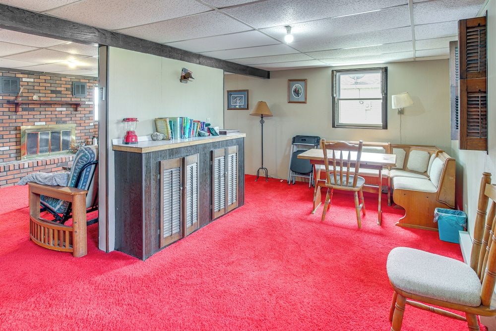 Riverfront Gem w/ Kayaks & Yard in Montrose!