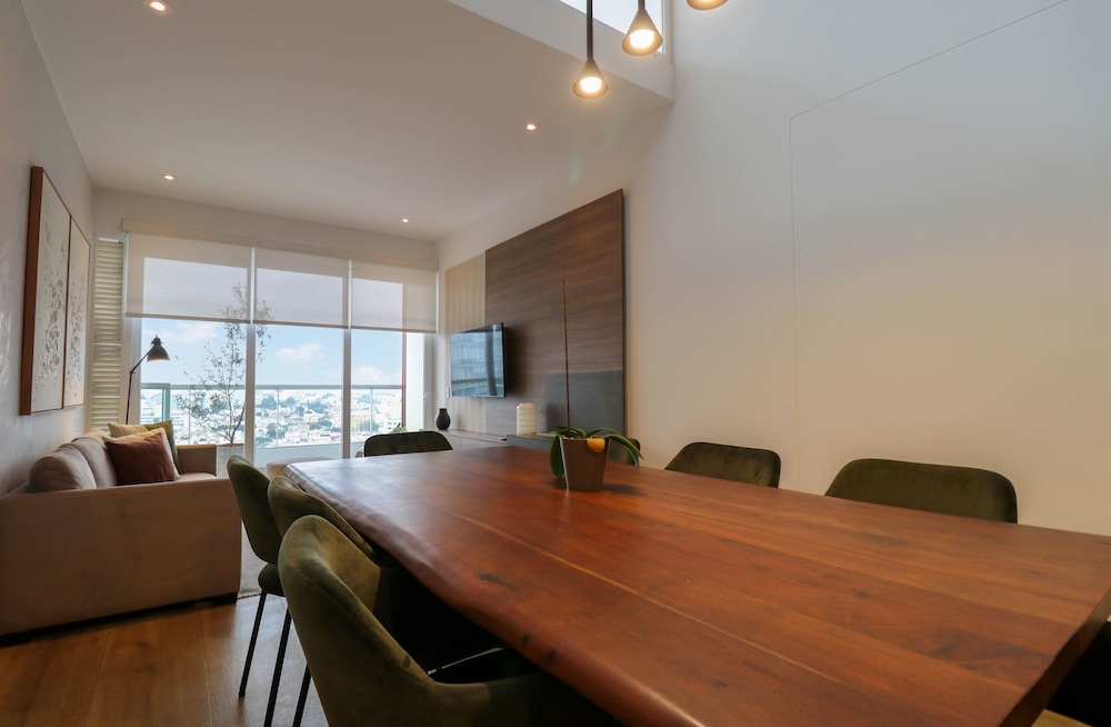 Elegant 3BR Duplex With Balcony in Miraflores