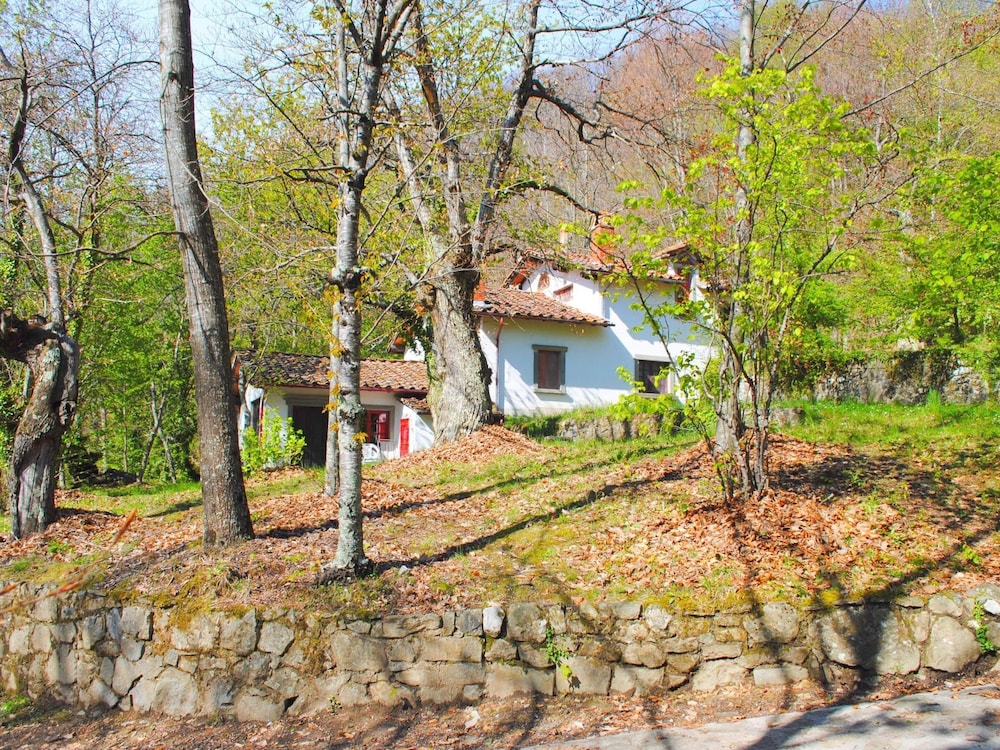 Spacious Home With Shared Pool view 2