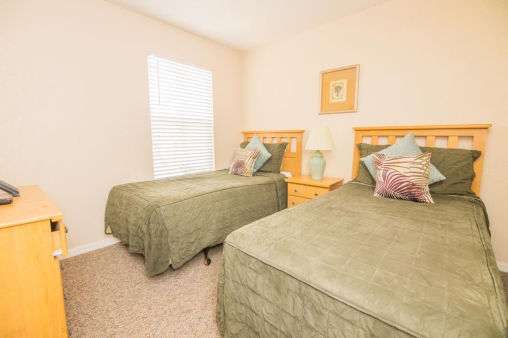 Lynval's Regal Palms Resort Townhome