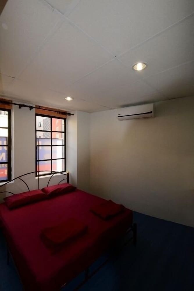 Submarine Guest House Central Market - Hostel