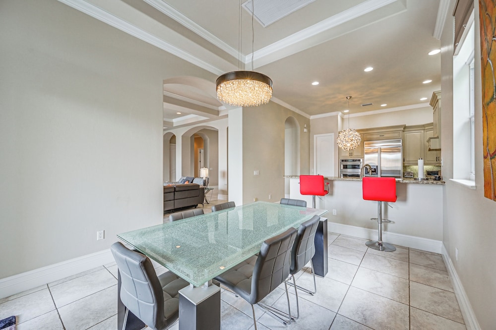 Luxe Bonita Springs Home < 2 Mi to Beach!