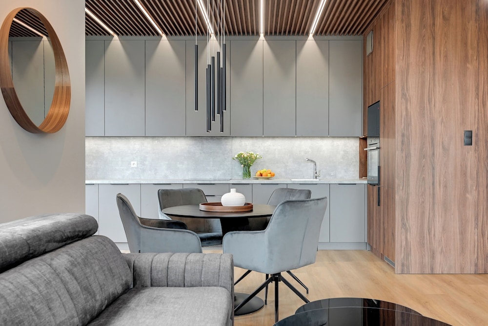 Brabank Riverside & Parking by Downtown Apartments