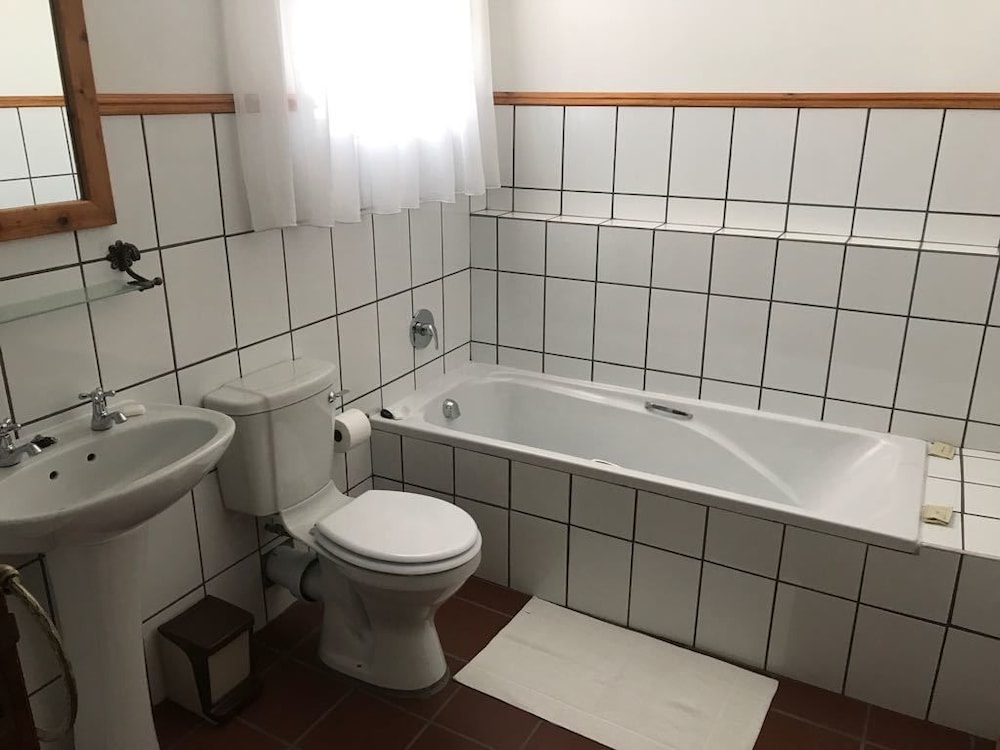 Karoo Country Inn Hotel