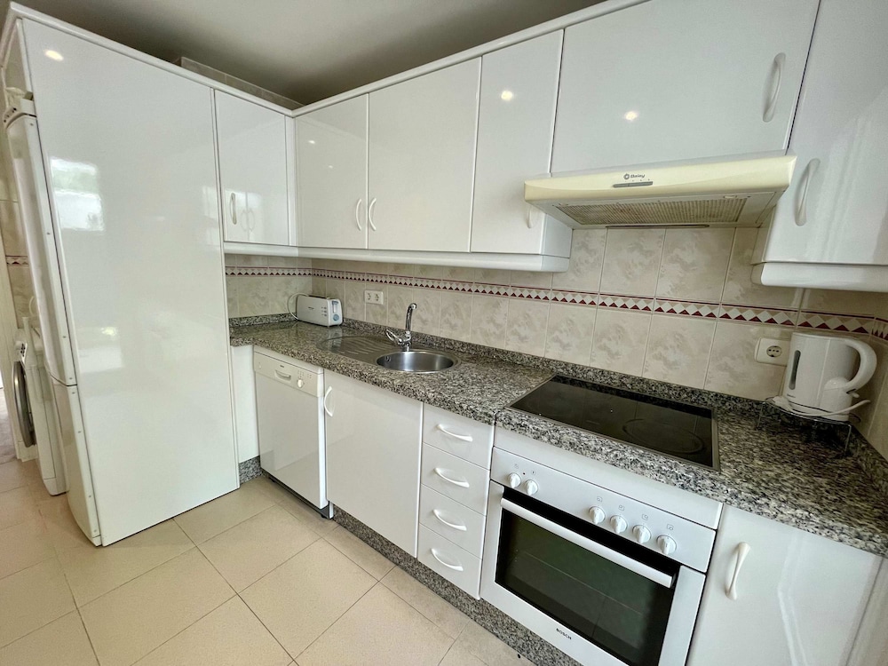 2 Bedroom With Pool View F-7