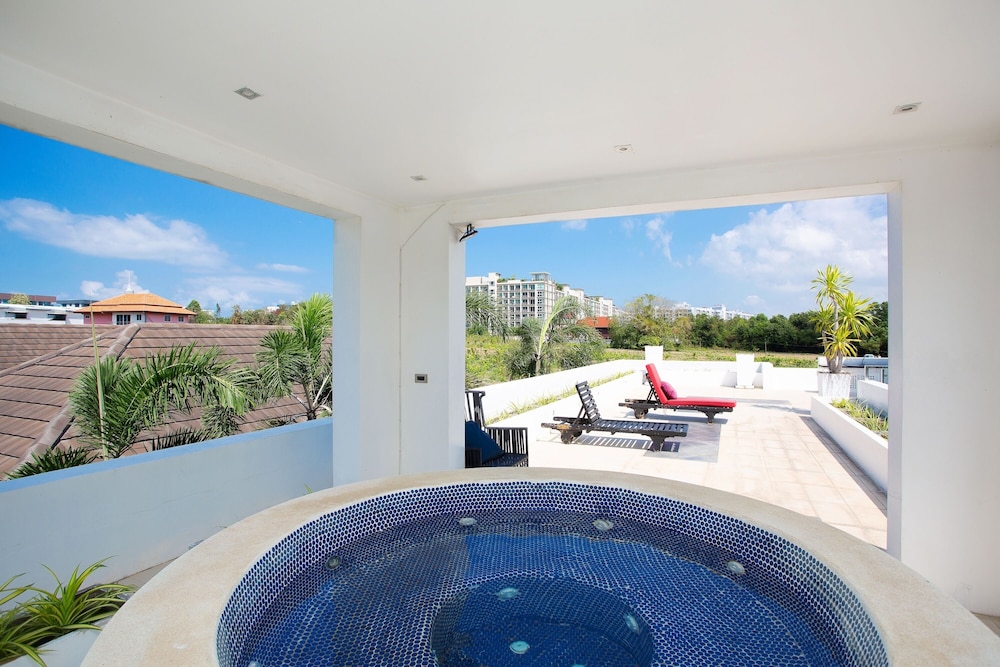 Hollywood Pool Villa Jomtien Pattaya