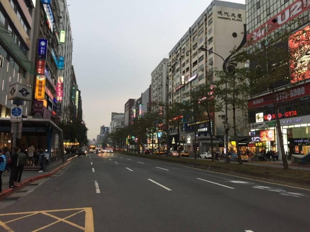 Dongqu Light Inn