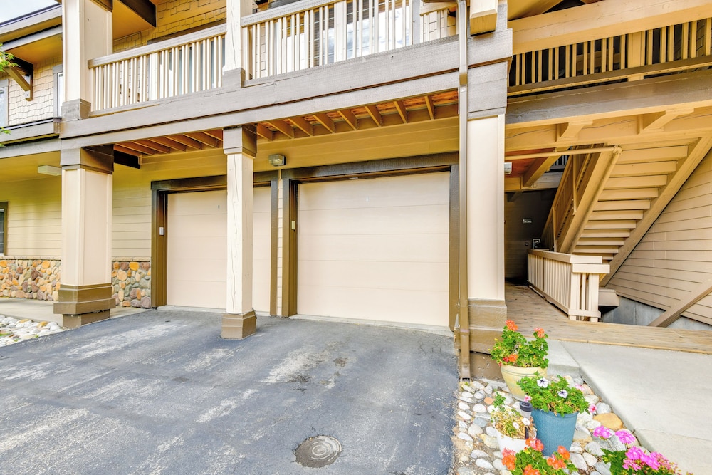 Condo w/ Mtn View < 1 Mi to Steamboat Resort! view 5