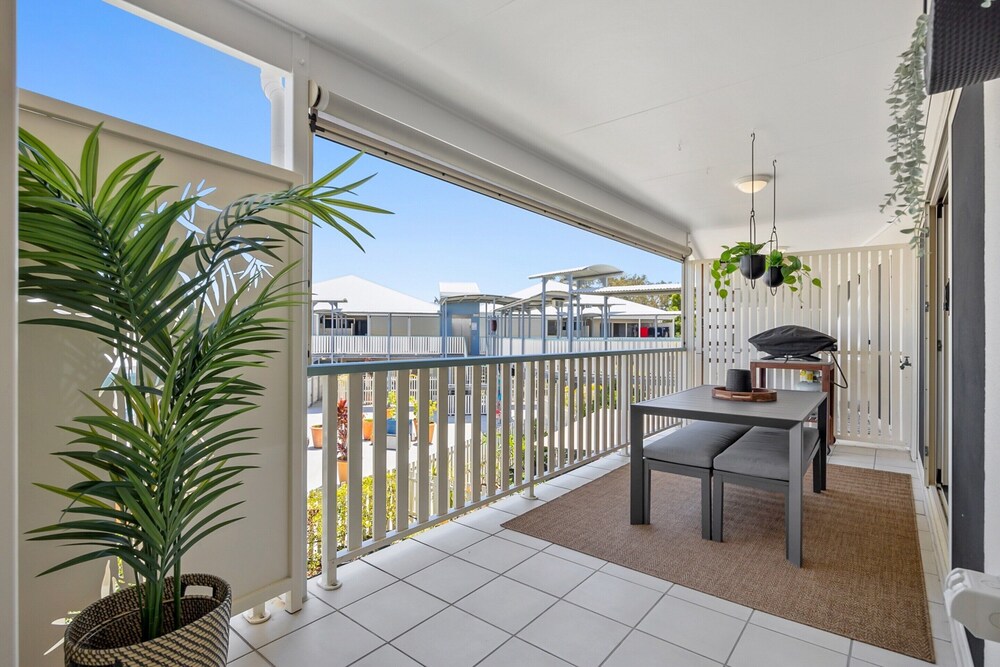 3-bed Haven With Balcony and Bbq, 5-min to Beach