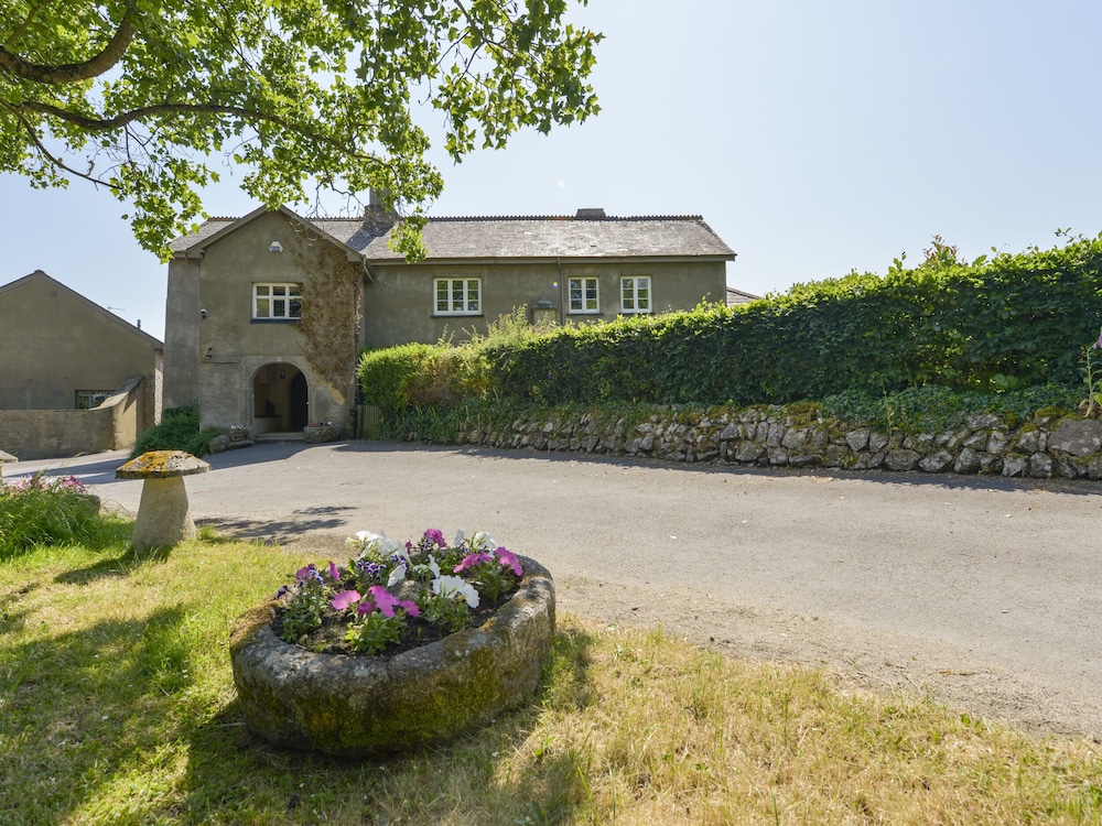 Twelve Oaks Farmhouse