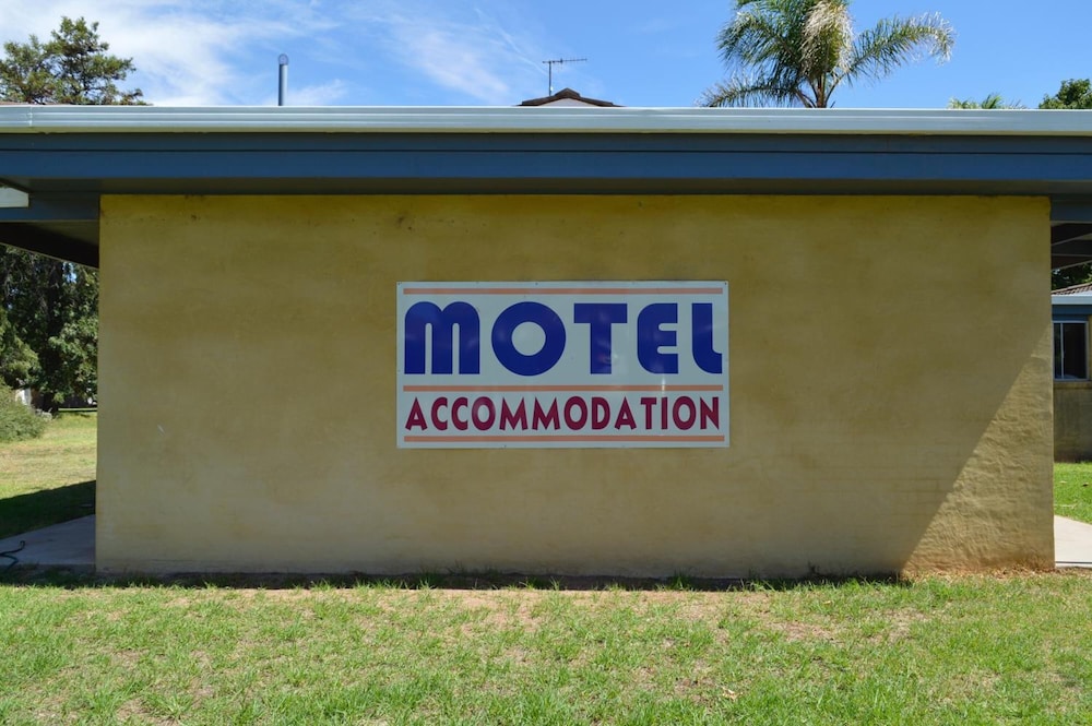 Brolga Hotel Motel