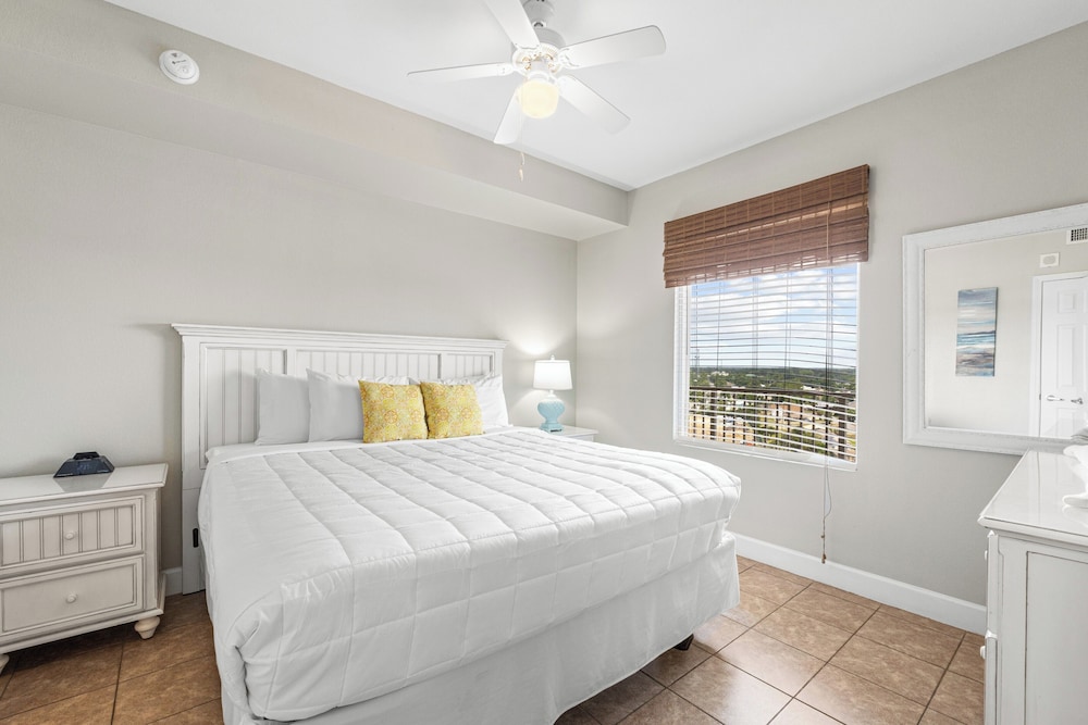 Tidewater by Book That Condo