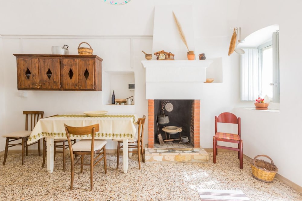 Trullo Pinto view 3