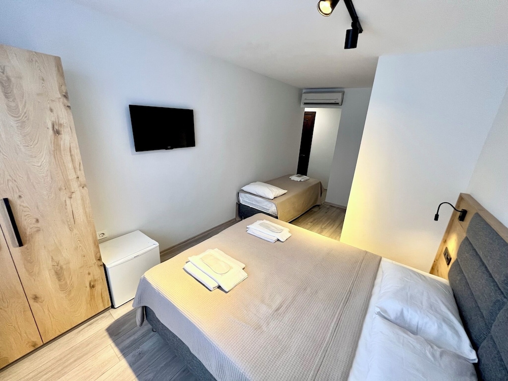 Buyukada Hotel Carla view 3