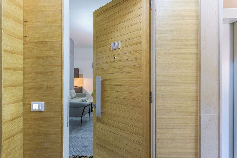 Pearl of Faqra Studios & Apartments