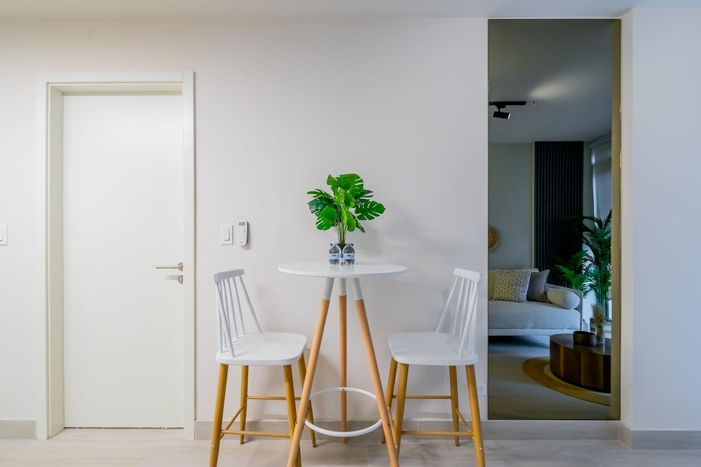 w Majestic 1BR w Fantastic Deco in Casco View