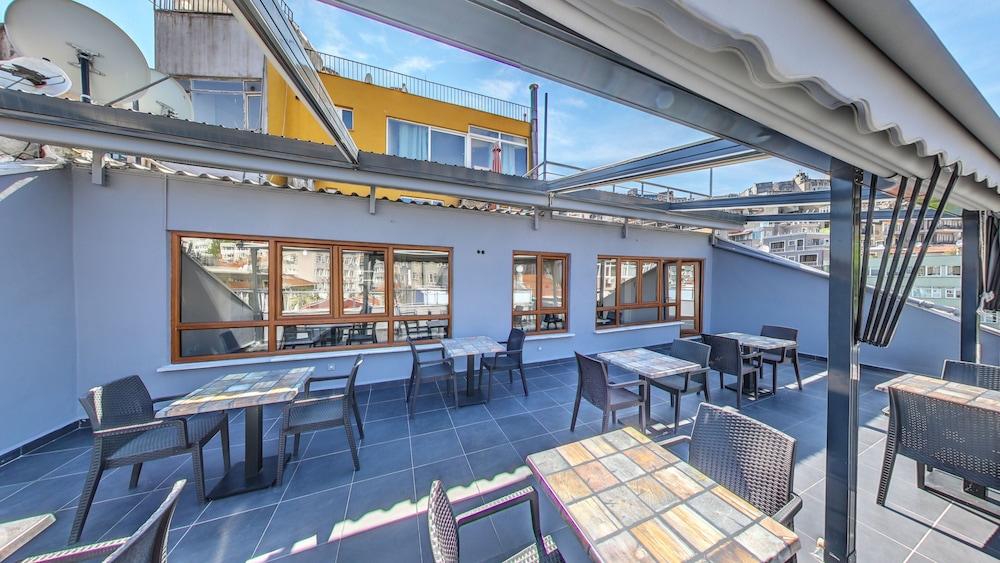 Cihangir Palace - Image 7