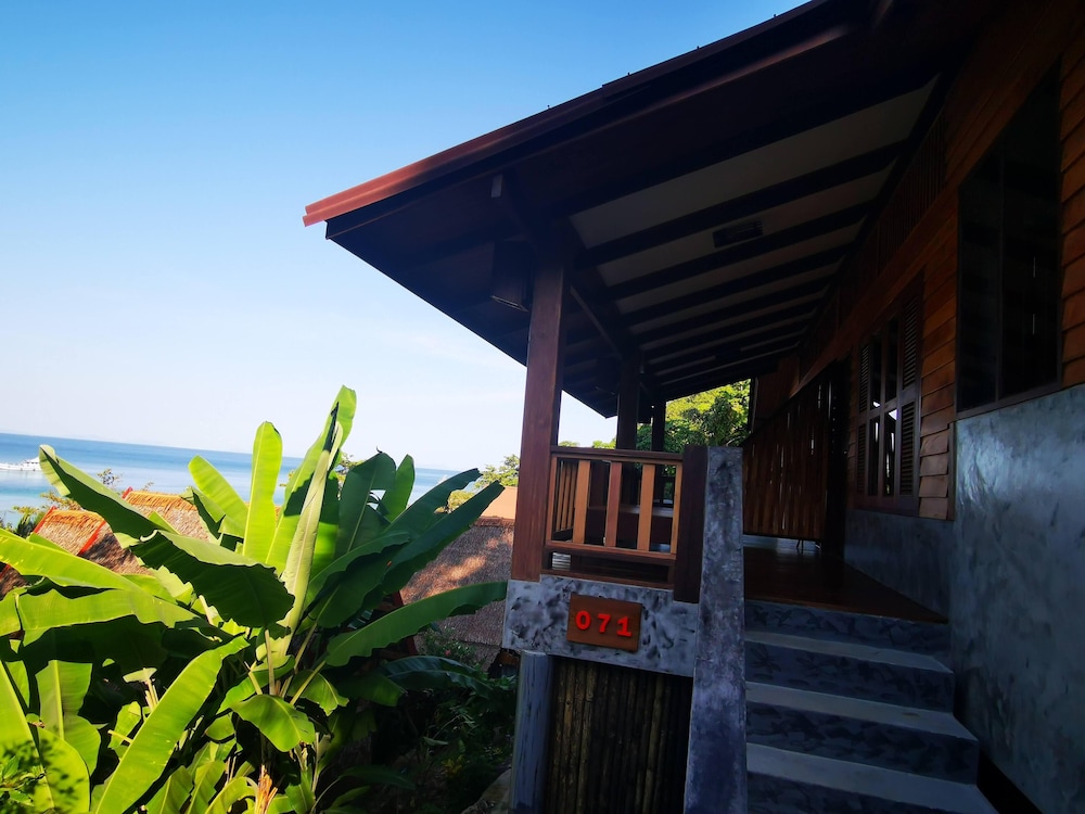 Phi Phi Relax Beach Resort