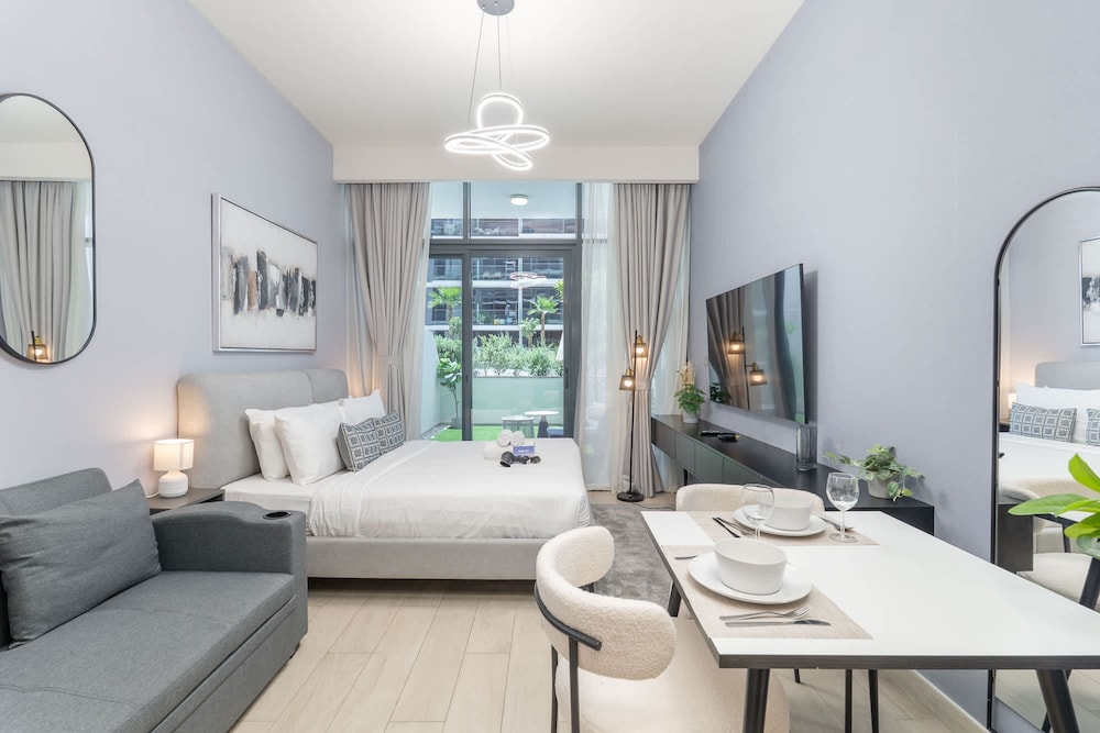 Elegant Studio With Garden in Meydan - Dubai