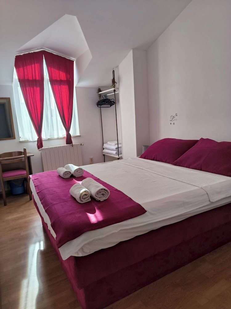 Omir Bed & Breakfast